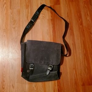 $298 HUGO BOSS Men's Black Messenger Bag